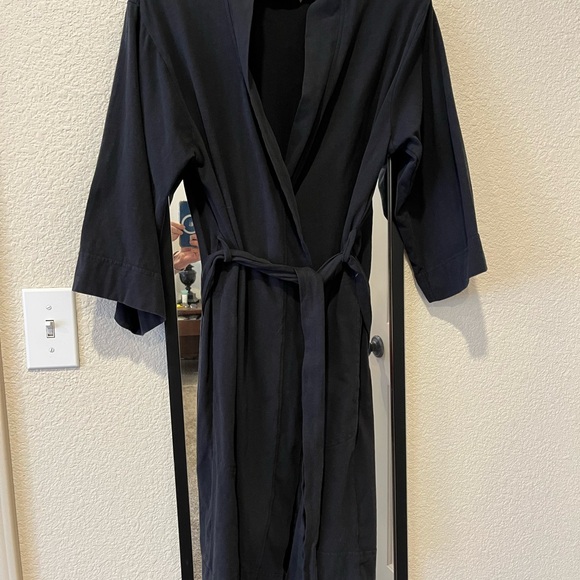 Coyuchi Robe - Picture 2 of 4